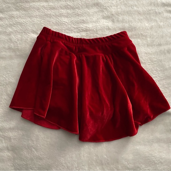 Red velvet dance skirt size girls medium - Picture 3 of 4